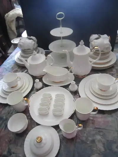 Royal Albert VAL D'OR fine bone china set for 8, View more