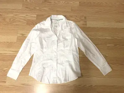 New Cleo Petites White Blouse Shirt Size Medium - $20, View more