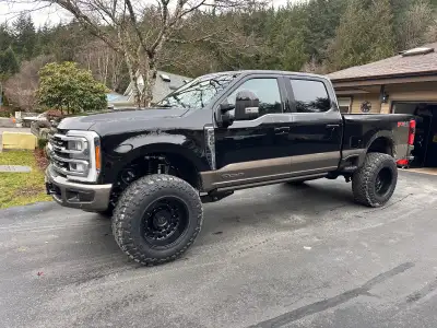2023 f350 king ranch with CARLI LIFT