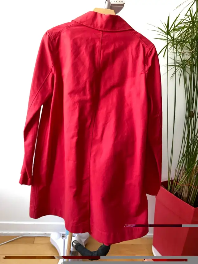 Manteau rouge léger Uniqlo - S in Women's - Tops & Outerwear in City of Montréal - Image 4