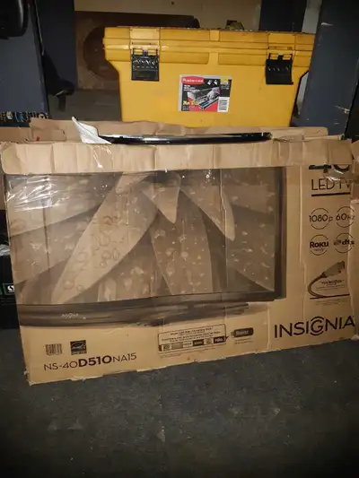insignia 40 inch LCD tv roku ready , View more