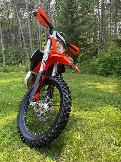 150 hours Well-maintained lightweight woods bike in very good condition. Upgrades / Recent Maintenan...