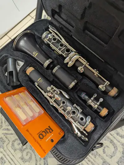 Yamaha clarinet YCL452, Africa wood, made in Japan., View more