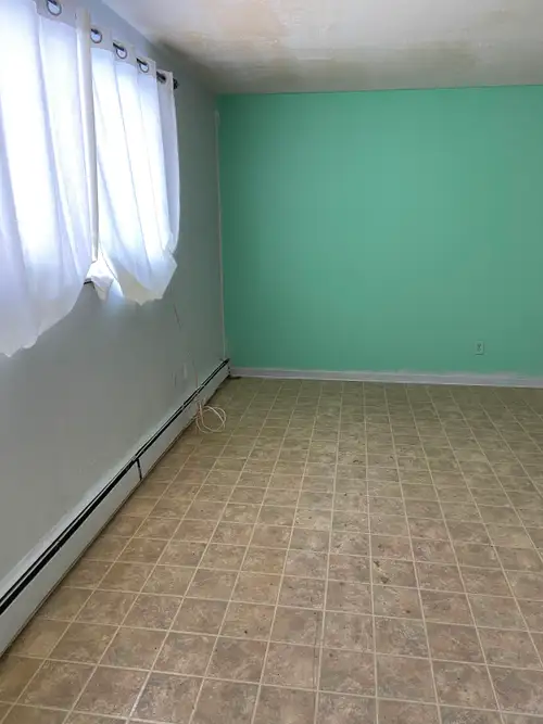 One bedroom for rent, the price is 950, including heating, hot water, one parking lot, not including...