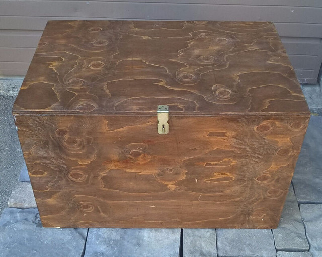 Wooden Chest/ Trunk in Hobbies & Crafts in Oshawa / Durham Region