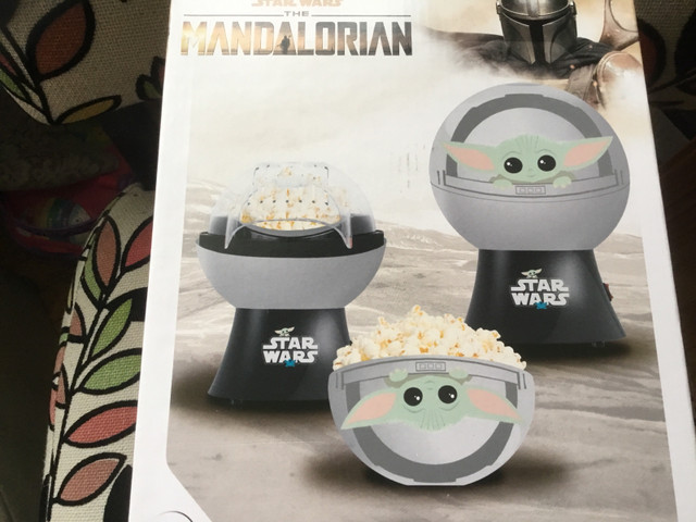 Star Wars popcorn maker (new in box) in Toasters & Toaster Ovens in La Ronge