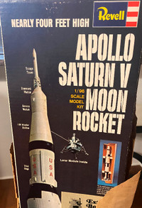 Rocket Revell Model Kit  of the Apollo Saturn V Moon 1969 rare
