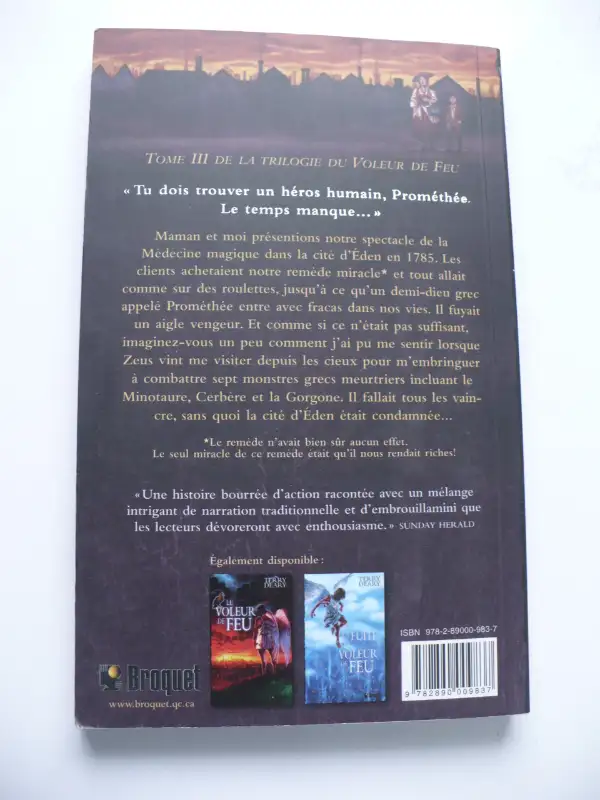 TRILOGIE LE VOLEUR DE FEU - TERRY DEARY ( 3 LIVRES ) JEUNESSE in Fiction in Longueuil / South Shore - Image 8