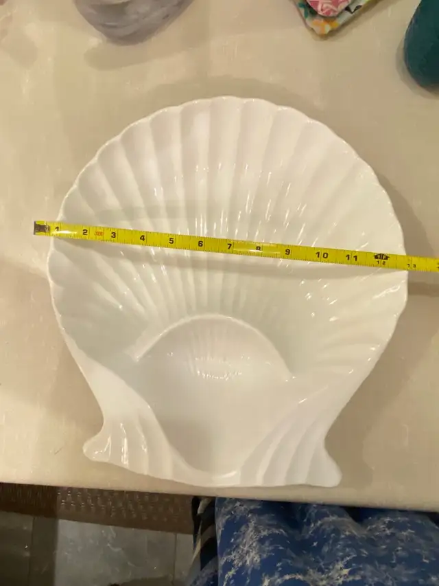 2 section Ceramic Shell in Kitchen & Dining Wares in Norfolk County - Image 2