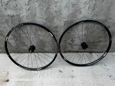 29” tubeless mountain bike wheelset , standard spacing (100F/142R) with a HG driver. In very good co...