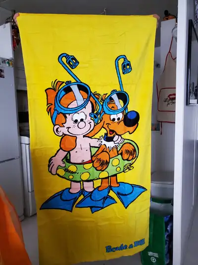 Serviettes de plage ou piscine et lunettes de natation, View more