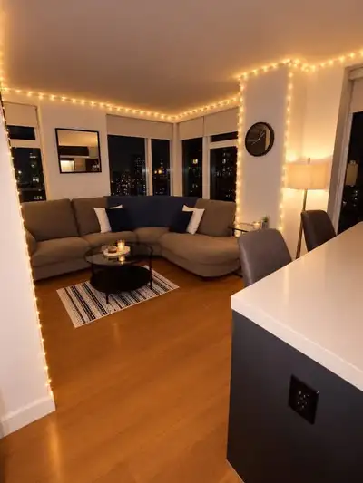 Room available in a modern apartment in Downtown. Available: November 1st Living with: 2 Irish worki...