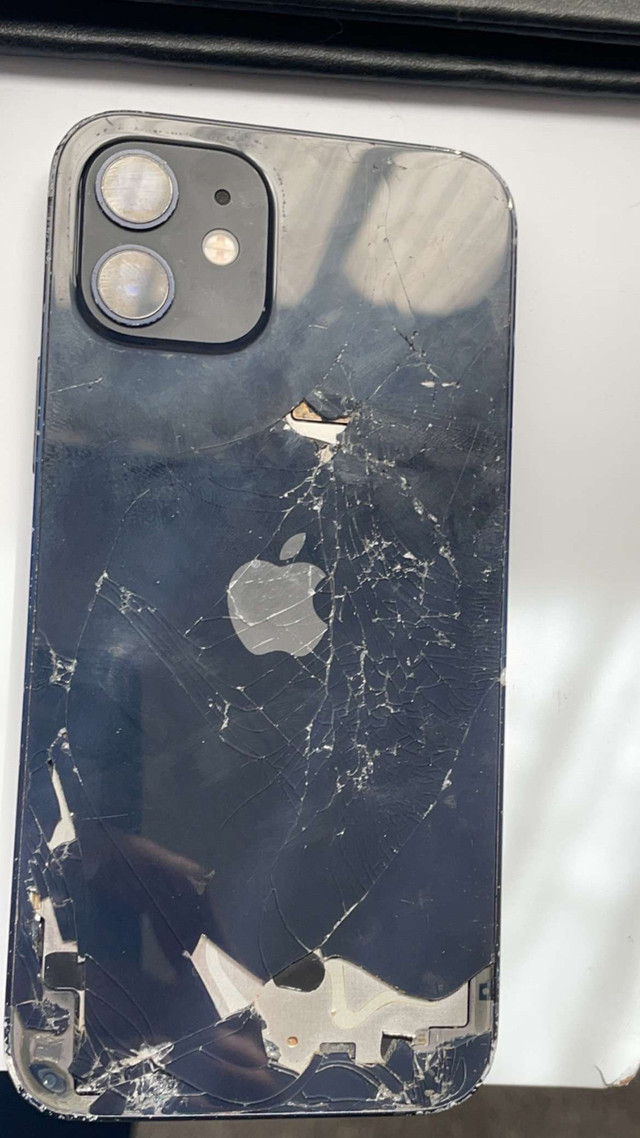 iPhone 12 (Black) in Cell Phones in Strathcona County - Image 3