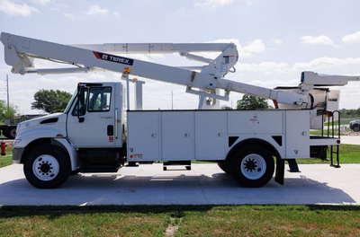 2013 International 4300 - Automatic transmission - Diesel engine - 4x2 Terex TL60 - 65 ft working he...