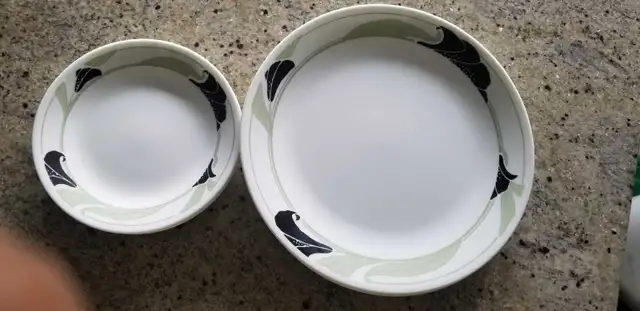 VARIOUS CORELLE DISHES in Kitchen & Dining Wares in Oshawa / Durham Region - Image 4