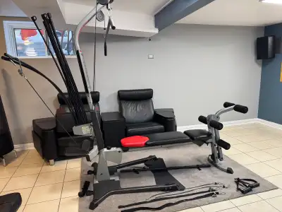 Selling a complete set of exercise set Made by Bowflex Model : Blaze Like new condition 500$