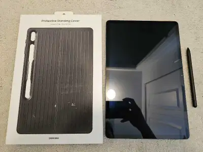 Looks & works like new, comes with genuine Samsung Protective Standing Cover, charger not included s...