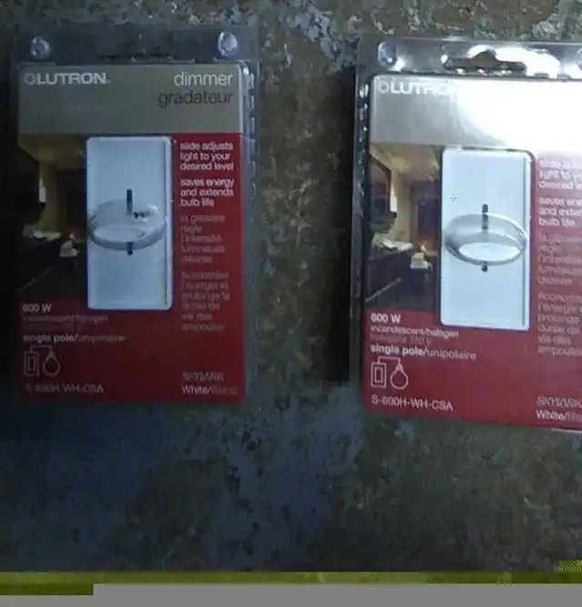 NEUF gradateur detecteur mouvement NEW motion sensor light dimer in Electrical in Laval / North Shore - Image 10