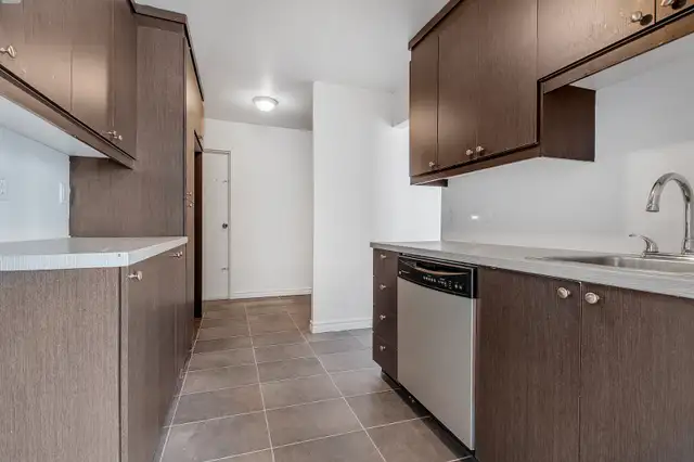 Large 5 ½ renovated, bright, storage space, utilities included, available October 1st63849108219779124