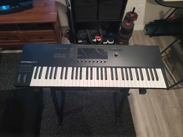 LIKE NEW - Komplete Kontrol S61 MK3 - with License Tranfer ID63735874996737122