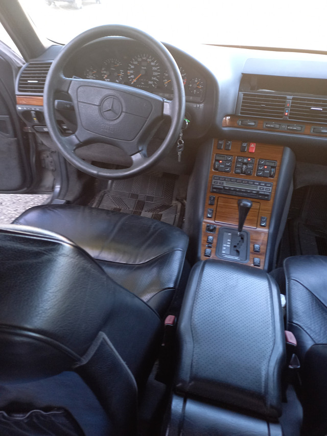 1993 Mercedes 300 SE Benz in Cars & Trucks in Mississauga / Peel Region - Image 2