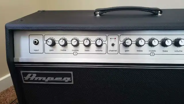 Ampeg GVT52-212 Guitar Amp in Amps & Pedals in Edmonton - Image 3