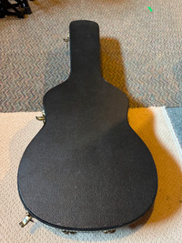 Art & Lutherie Wild Cherry Acoustic w/ Hard Case