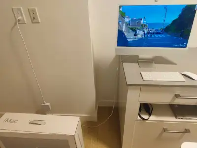 Apple iMac 24", View more