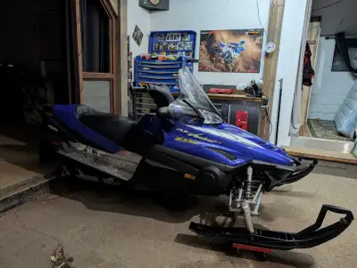Yamaha vector 2005 changement d'huile filtreur bougies patin neuf avec sno tracker bearing de roulem...