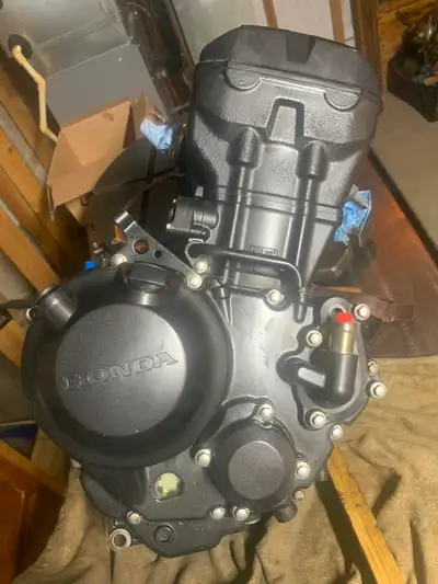 2011 Honda CBR 250r motor. 19246 km’s Perfect shape, no damage. Bare motor, no sensors or electrics....