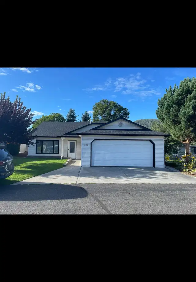 For Rent Beautiful House Quiet Neighbourhood  Available Nov 2026