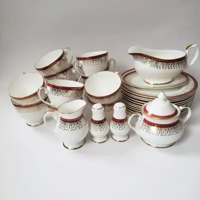 Vintage ROYAL GRAFTON MAJESTIC Fine Bone China Dinner Set, View more