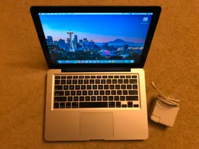 2011 13" MacBook Pro, i5 2.3Gh, 8G RAM 128G SSD, OS X Ventura, 0ffice 2021, Need New Battery, Come W...