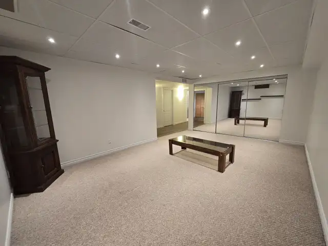 1 BD / 1 BTH Spacious Basement Apartment in Churchill Meadows62864748998659124