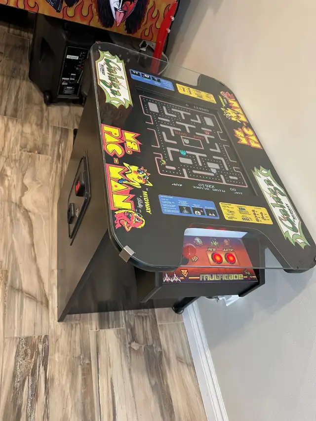 Multicade65048396796033121