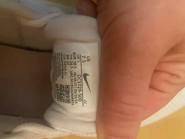 Nike Revolution 6 Women’s 7 in Men's Shoes in Cambridge - Image 4