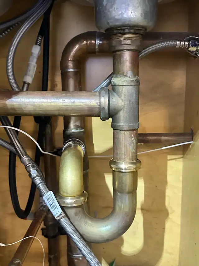 Licensed Plumber – Reliable & Professional Service557469168084592644