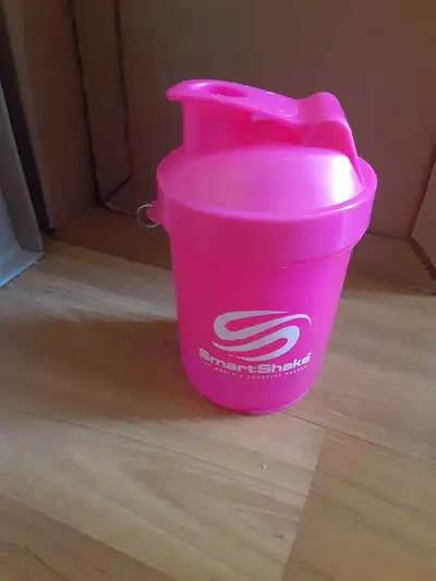 Sport protein  shaker bottle  *minor ding*, View more