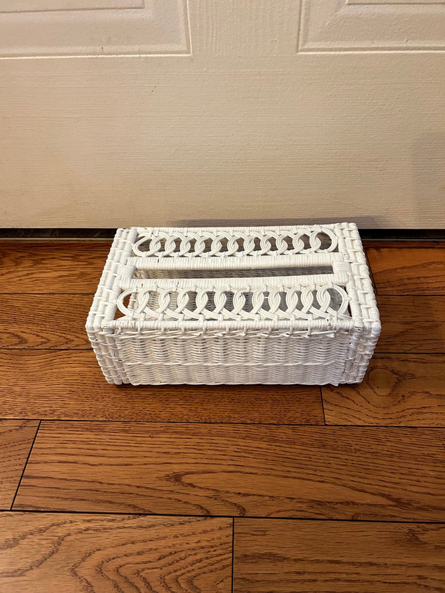 Boîte à mouchoir en rotin // wicker rattan tissues box dans Décoration intérieure et accessoires  à Ville de Montréal