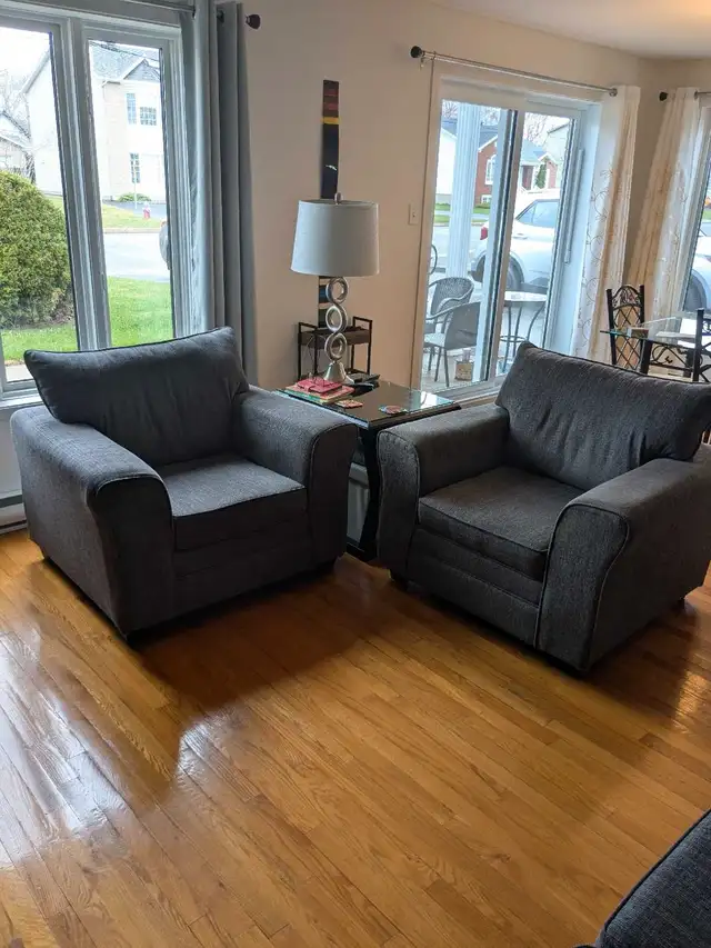 fauteuil  de salon in Couches & Futons in Saint-Hyacinthe - Image 2