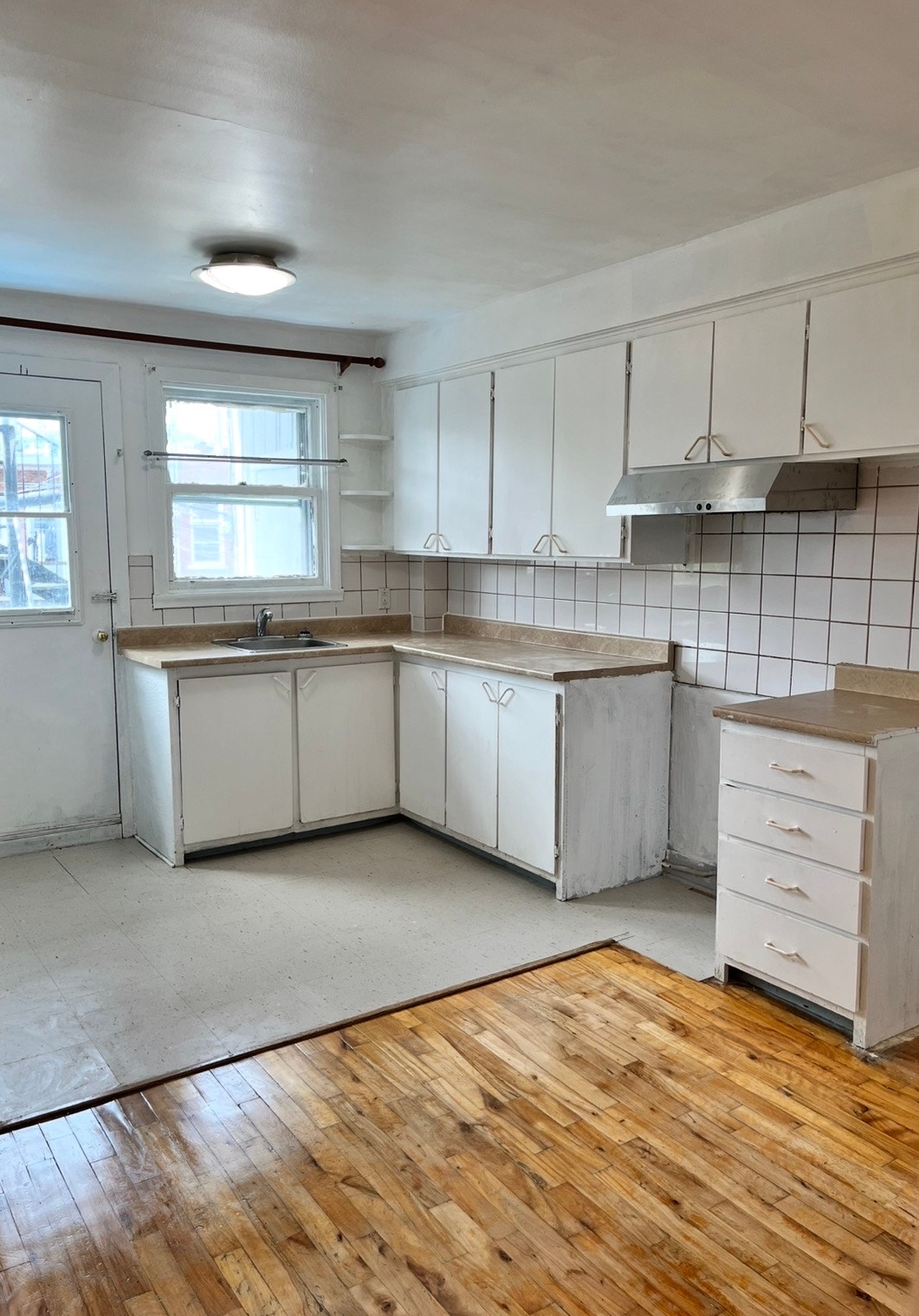 Un mois gratuit!! 4.5  2 ch. fermées   Beaubien,Petite-Patrie — photo 1