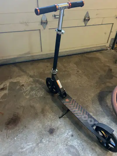 Working scooter goes smoothly