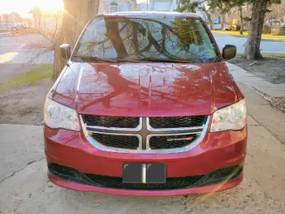 2014 Dodge Grand Caravan 213,600 km , FWD 3.6L V6 Automatic 7 Seater Stow n' Go Seating New Winter t...