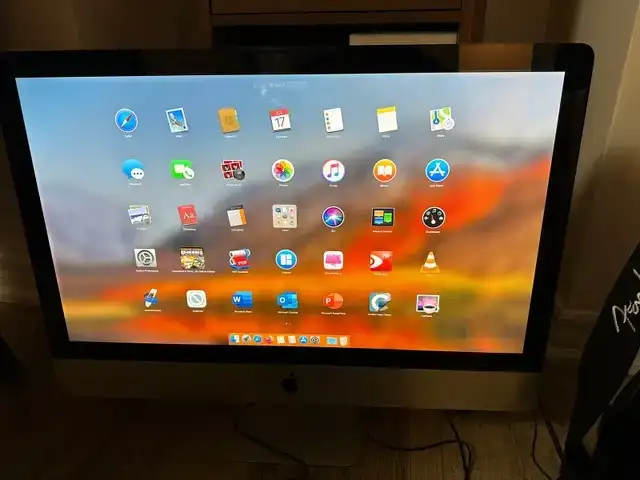 27” apple iMac great condition in Desktop Computers in Oakville / Halton Region - Image 3
