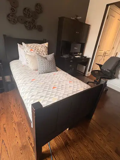 Twin/single bed with drawers and maitress, View more