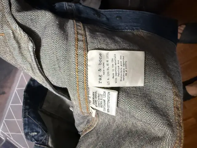 Rag & Bone demin Jacket sz small in Men's in City of Toronto - Image 4
