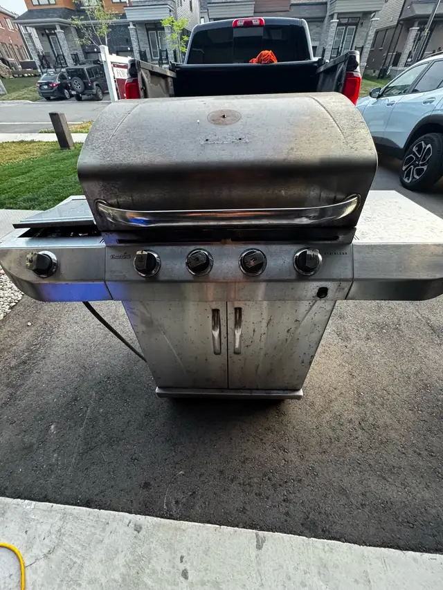 Char-broil large bbq in BBQs & Outdoor Cooking in Hamilton - Image 2