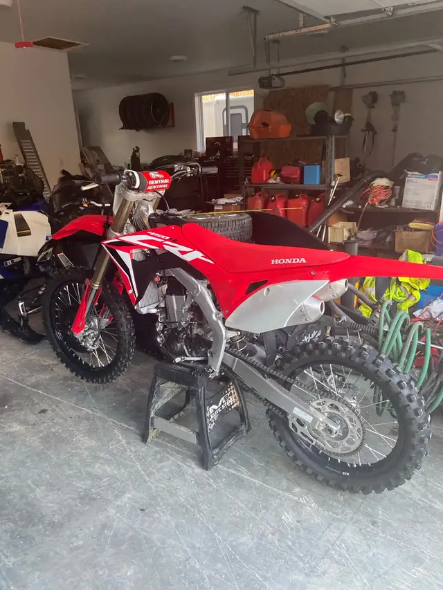 2020 crf 450 low hours in Dirt Bikes & Motocross in Belleville - Image 3