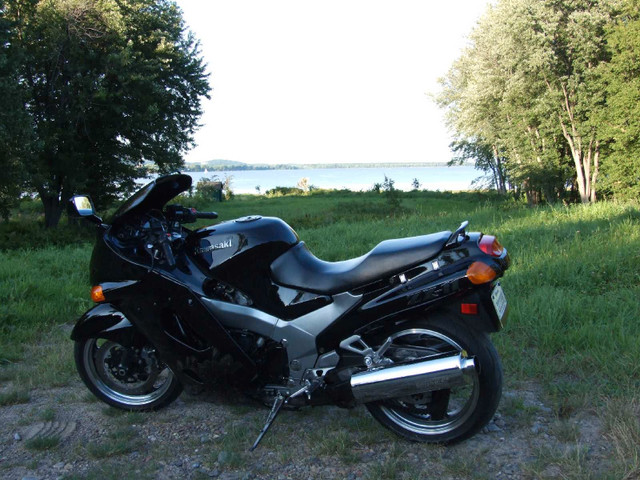 Kawasaki Ninja ZX11 dans Routières sportives  à Ville de Montréal - Image 2