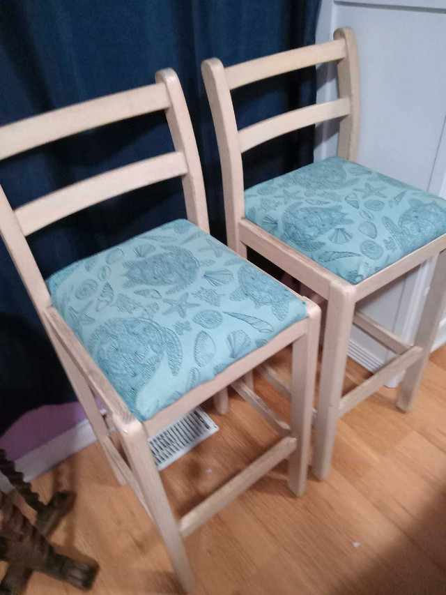 White Oak Bar Stools with Turqoius Covering. in Chairs & Recliners in Vernon